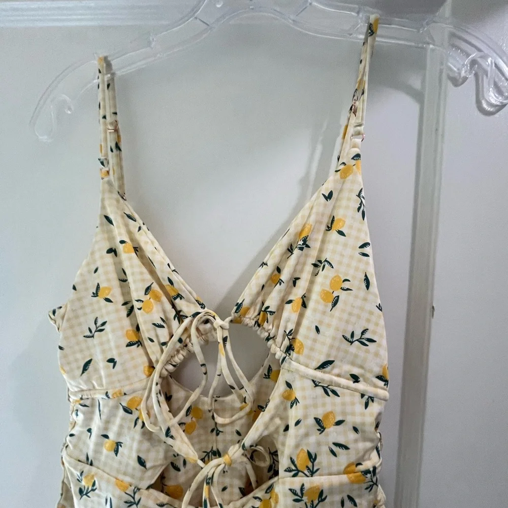 Bond-Eye limonada tied together 1 piece size Medium NWT new